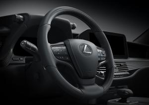 Lexus LS500h AWD 2020 года  (WW)